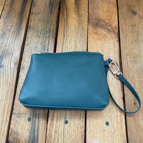 Anne Klein Leather Green Pebble Wristlet with Beige Interior - Picture 2 of 5